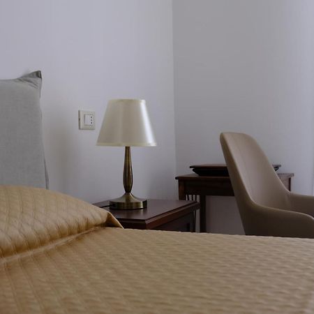 Al Corso Charming Rooms เปสคีชี ภายนอก รูปภาพ