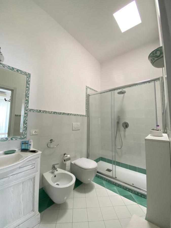 Al Corso Charming Rooms เปสคีชี ภายนอก รูปภาพ