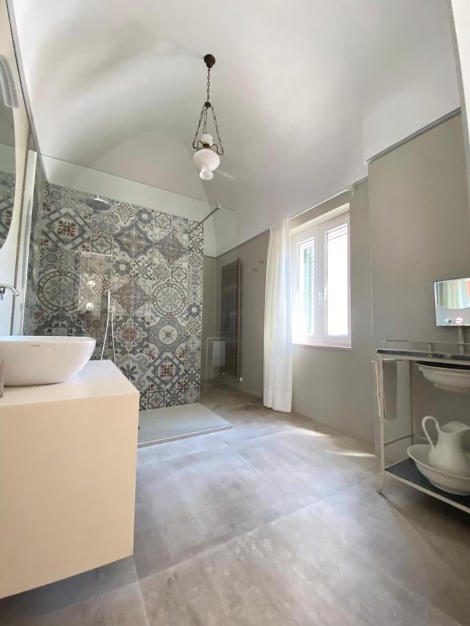 Al Corso Charming Rooms เปสคีชี ภายนอก รูปภาพ